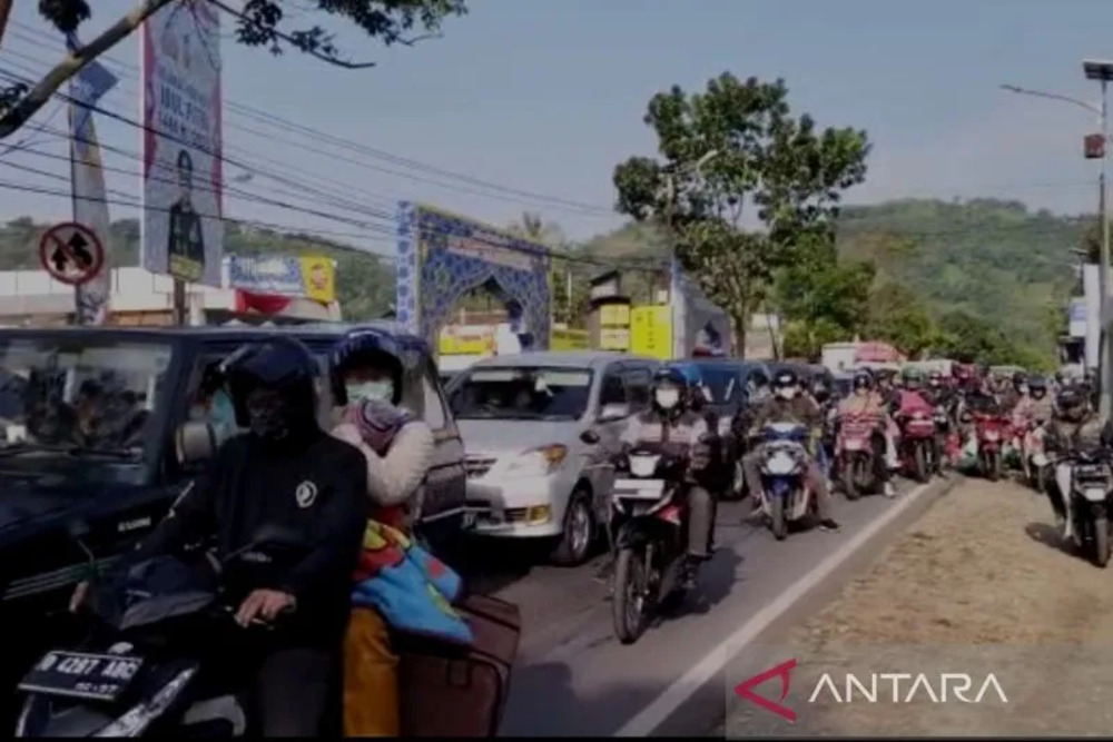  Arus Lalu Lintas Limbangan-Malangbong Garut Padat pada Kamis 20 April 2023