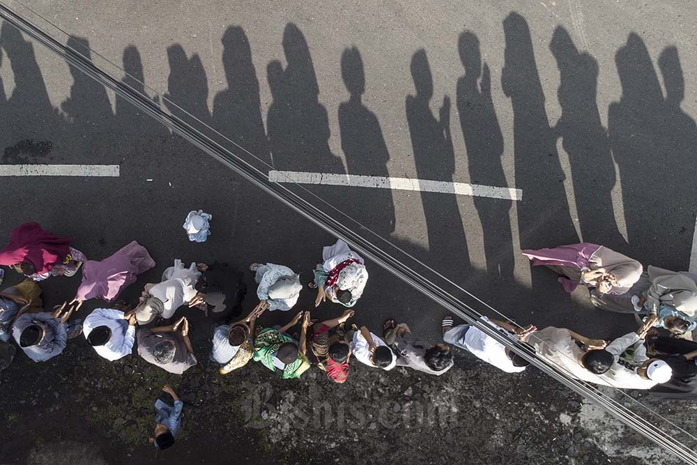  Tradisi Salaman Massal Lebaran