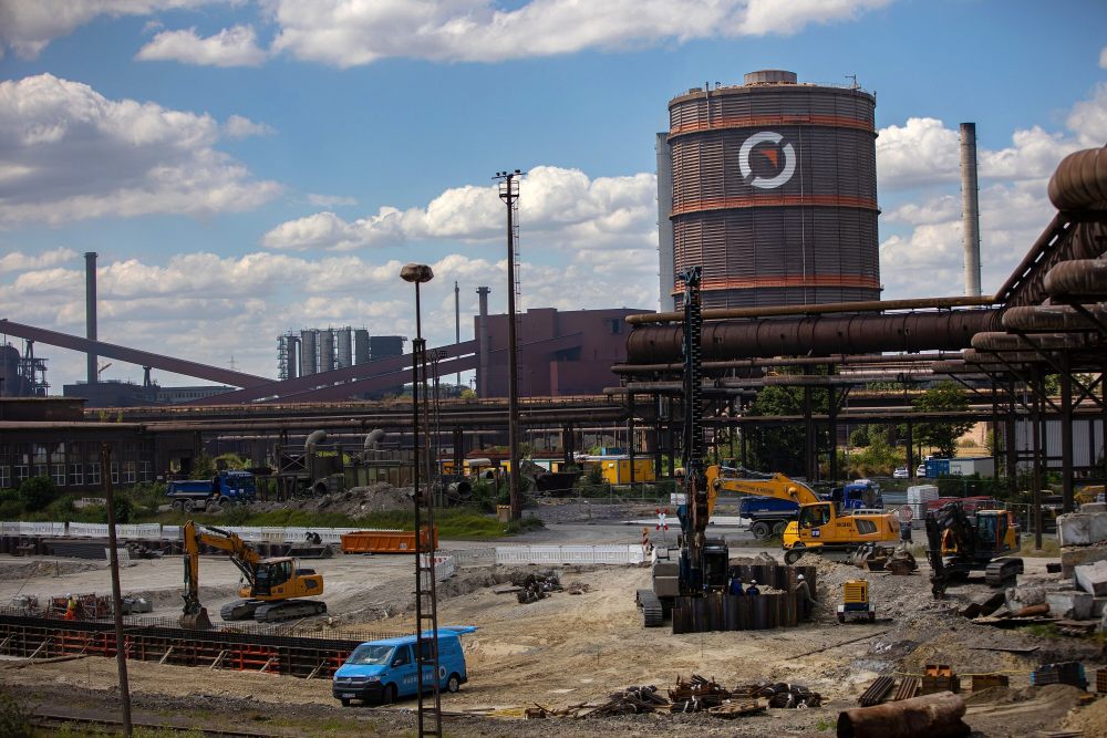 Lokasi konstruksi untuk proyek baja hijau Salzgitter Low CO2 Steelmaking (SALCOS), di pabrik Salzgitter. Fotografer: Krisztian Bocsi/Bloomberg