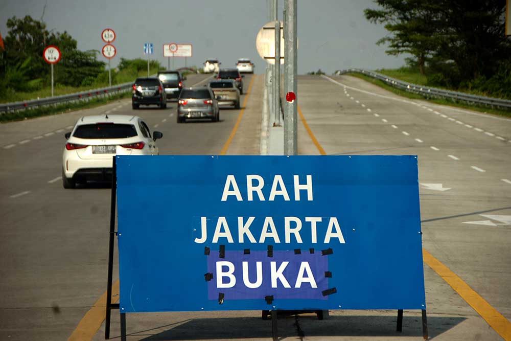  Akses Tol Arah Jawa Tengah Mulai Ditutup Karena Pemberlakuan One Way