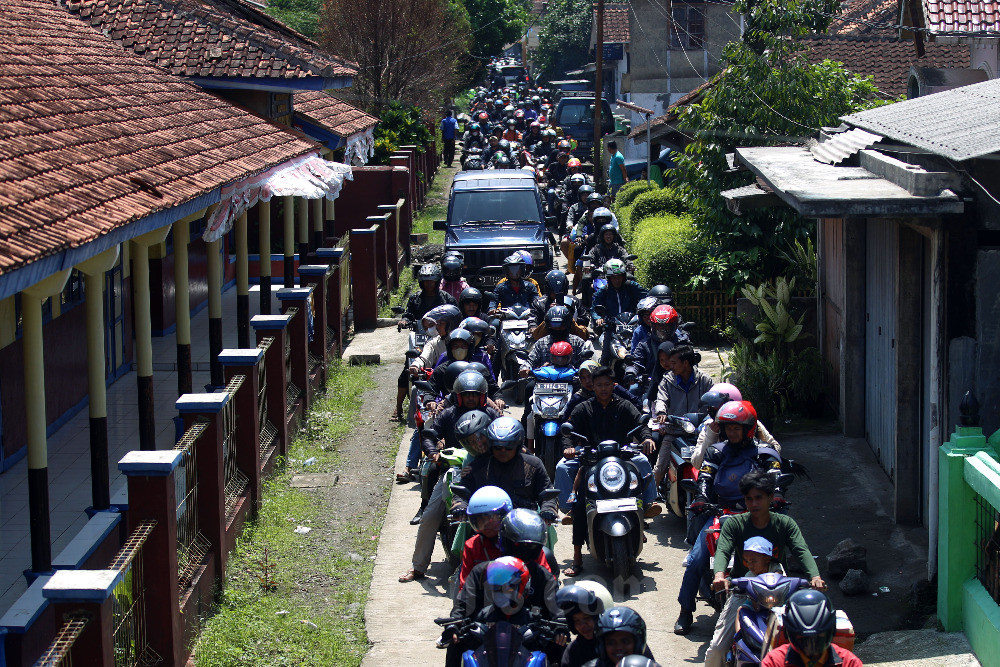  Polres Garut Berlakukan One Way di Kawasan Limbangan