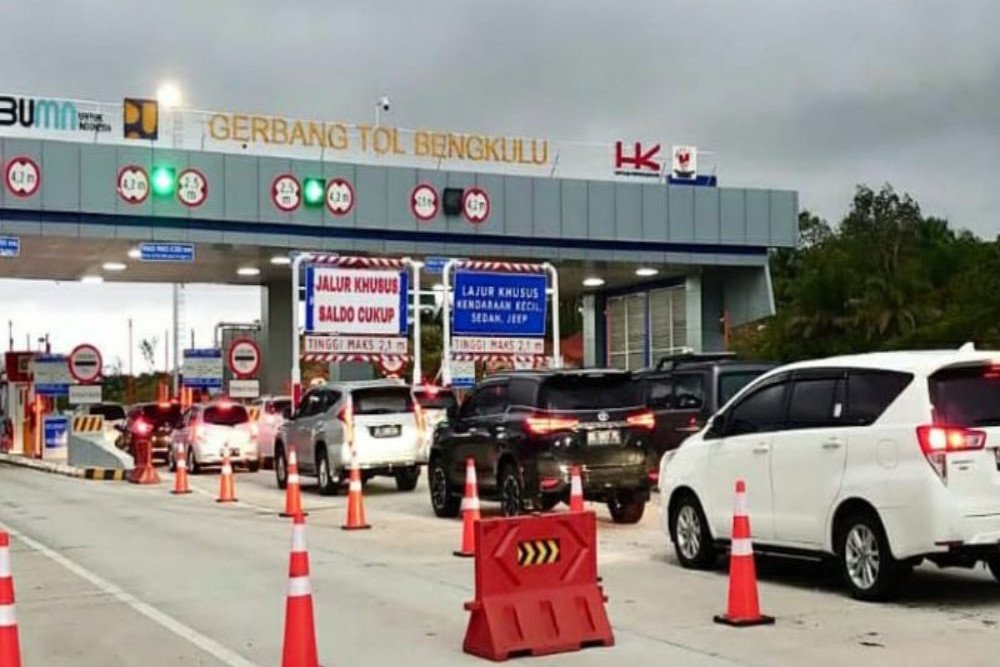 Suasana arus lalu lintas kendaraan di Gerbang Tol Bengkulu. ANTARA/HO-Hutama Karya