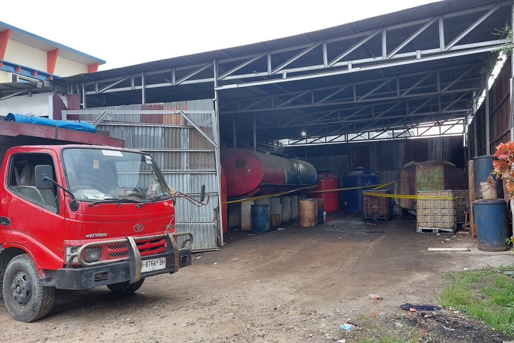  Polisi Geledah Gudang Diduga Lokasi Penyimpanan BBM Solar Milik Achiruddin Hasibuan
