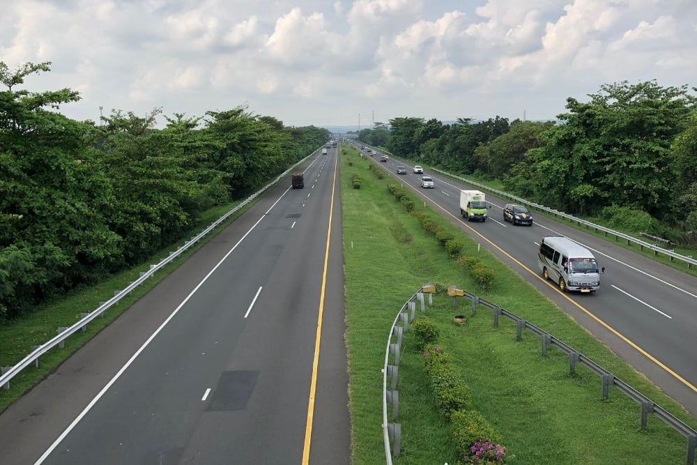  One Way Dihentikan, Lalu Lintas Tol Palikanci Cirebon Kembali Normal