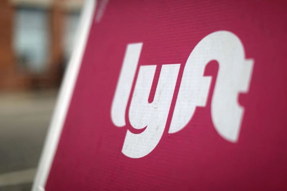  Layanan Transportasi Online Lyft PHK 1.072 Karyawan