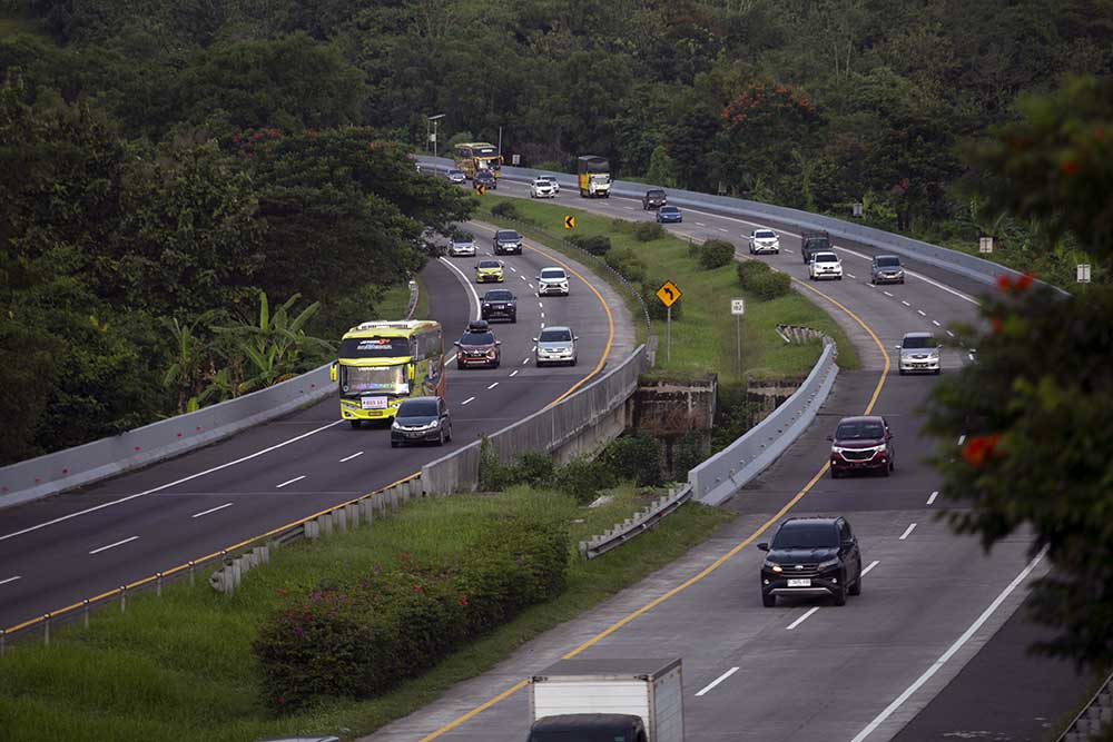  Pemudik Arus Balik Mulai Padati Jalan Tol Cipali, Korlantas Polri Berlakukan Sistem One Way