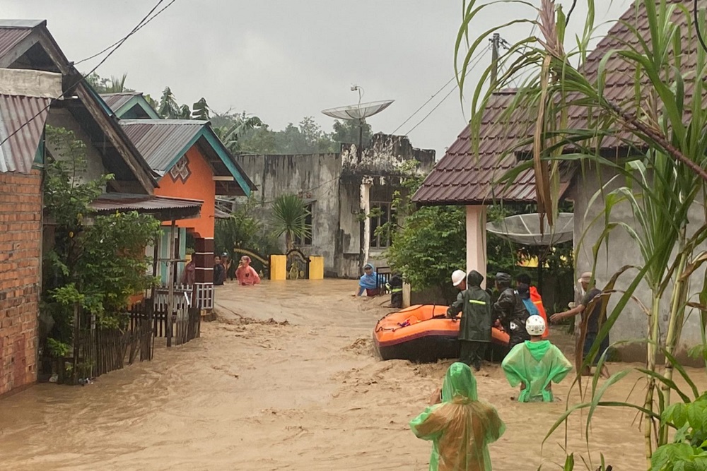  Sungai Meluap, Desa Kuang Dalam Timur OKU Terendam Banjir