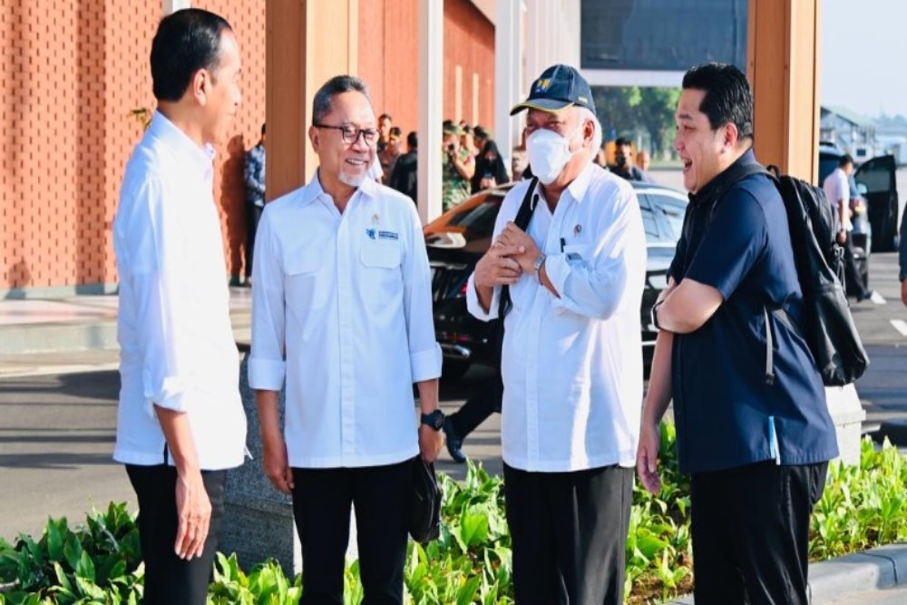 Presiden Joko Widodo (Jokowi) dan rombongan melakukan kunjungan kerja ke Provinsi Lampung pada Jumat (5/5/2023). Salah satu jalan yang ditinjau adalah jalan rusak./Istimewa