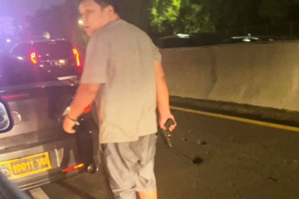  Polisi Selidiki Kepemilikan Senjata Koboi Jalanan di Exit Tol Tomang