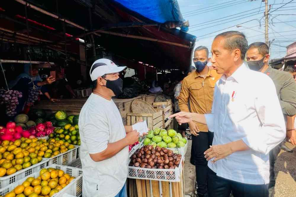  Jokowi Blusukan di Lampung, Cek Pasar Natar Tinjau Harga Komoditas