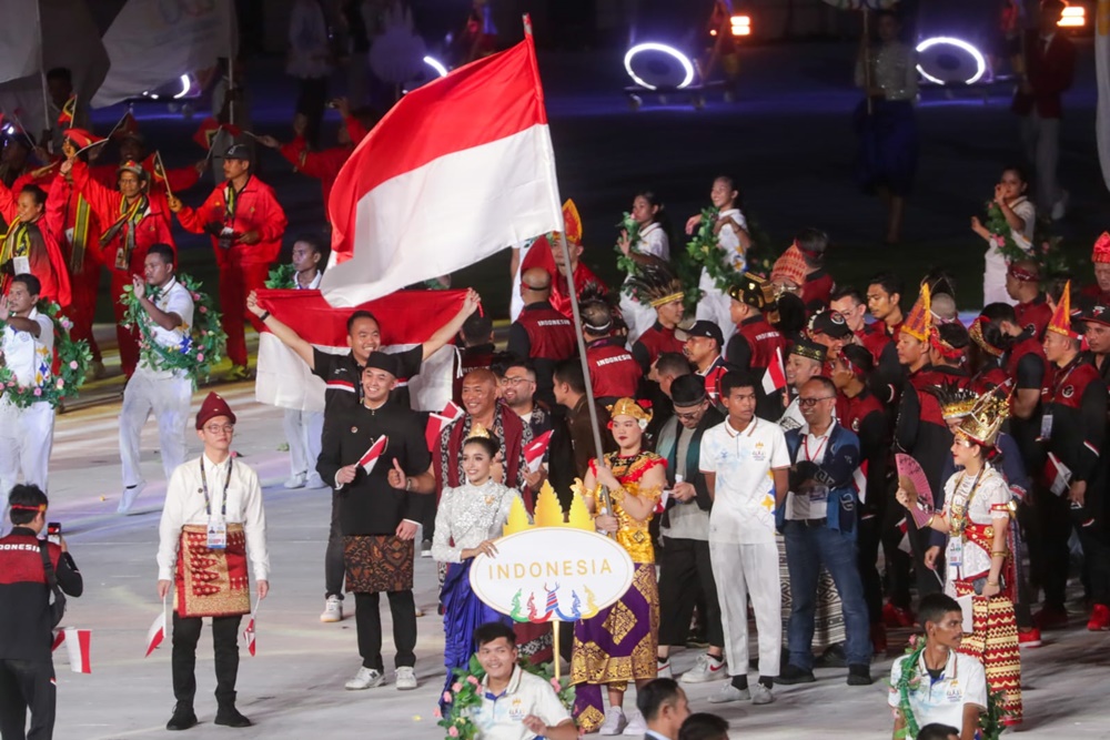  Flairene Candrea Pakai Baju Adat Bali Panji Semirang di Pembukaan Sea Games 2023