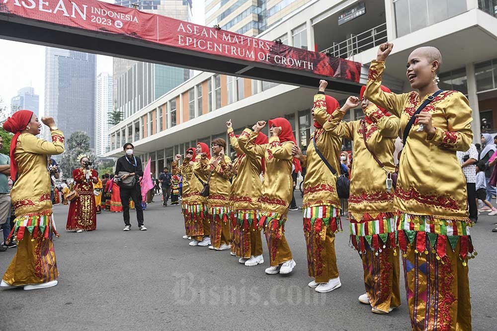  Parade Etnik Penyitas Kanker