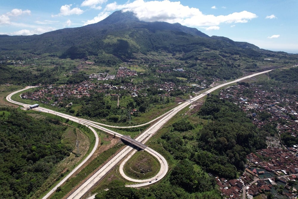 Foto udara Tol Cileunyi-Sumedang-Dawuan (Cisumdawu) area simpang susun (interchange) di kawasan Cimalaka, Kabupaten Sumedang, Sabtu (15/4)/Bisnis-Rachman