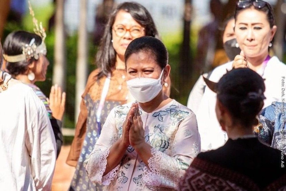  Busana Anggun Ibu Negara Warnai Penyelenggaraan KTT Ke-42 Asean 2023