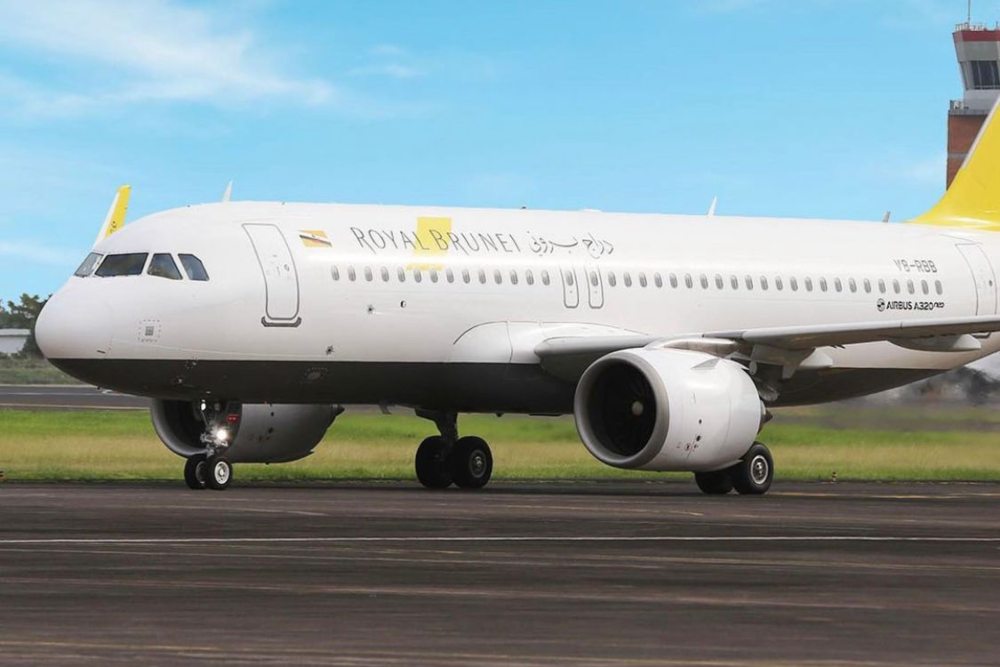 Pesawat Delegasi Brunei Darussalam mendarat di Bandara Ngurah Rai Bali menjelang KTT Asean 2023 - Dok. Angkasa Pura I