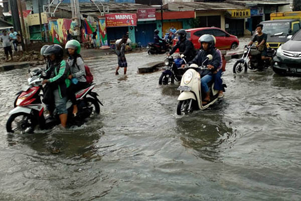 Banjir rob di Kaligawe Semarang. Ilustrasi./Bisnis