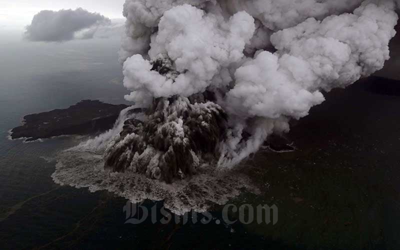 Gunung Anak Krakatau Kembali Erupsi Malam Ini