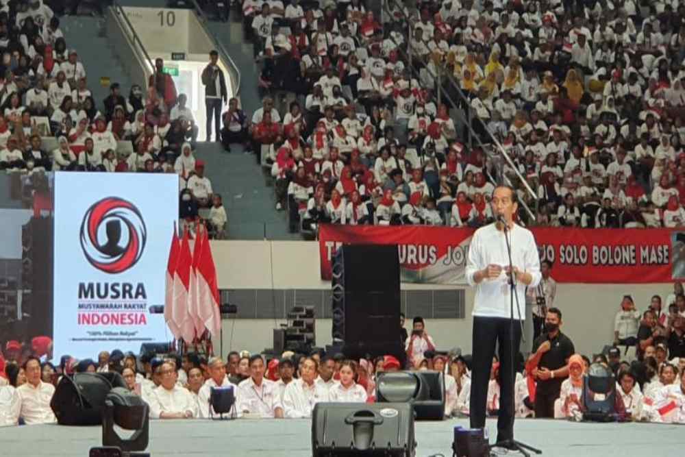 Jokowi Terima Tiga Nama Capres Hasil Musra: Ganjar, Prabowo, dan Airlangga / Bisnis - Akbar Evandio