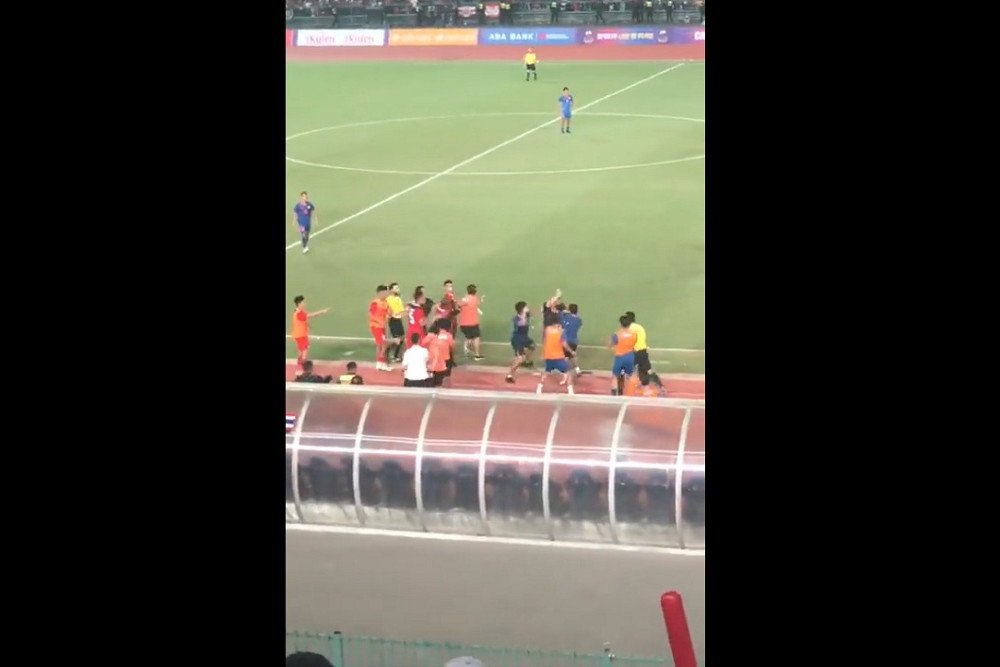  Video Detik-Detik Kericuhan di Final Sea Games 2023, Terlihat Brutal Tim Thailand!
