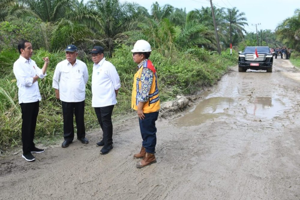  Jokowi Wanti-Wanti Jalur Logistik Tak Boleh Rusak Parah, Ini Dampaknya!