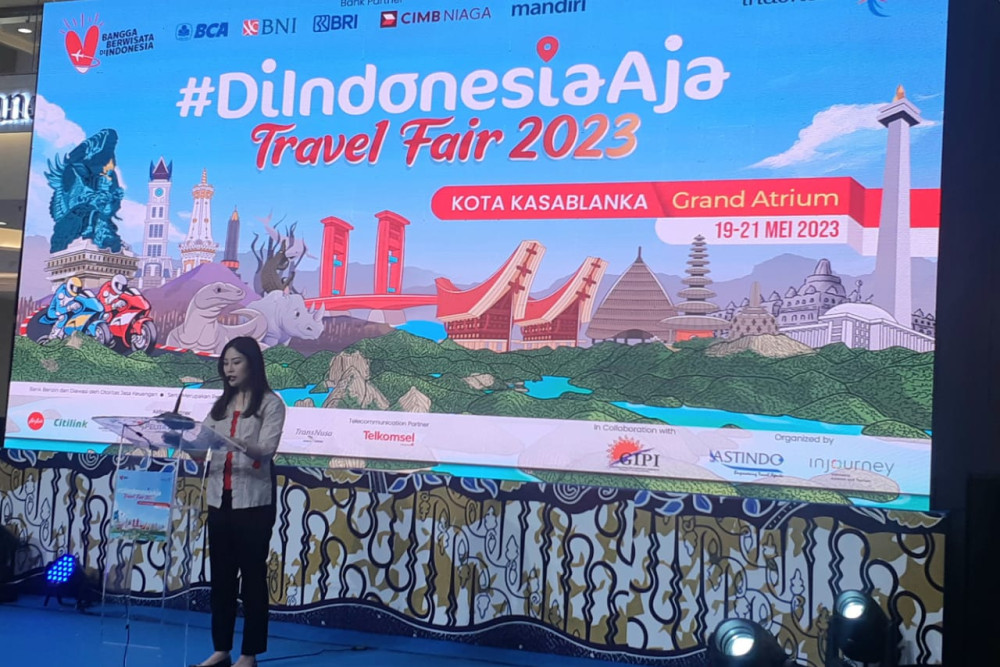 Wakil Menteri Pariwisata dan Ekonomi Kreatif Angela Tanoesoedibjo saat memberikan sambungan dalam acara Opening Ceremony Di IndonesiaAja Travel Fair (DIATF) 2023, Jakarta, Jumat (19/5/2023)/Bisnis-Lorenzo Anugrah Mahardhika