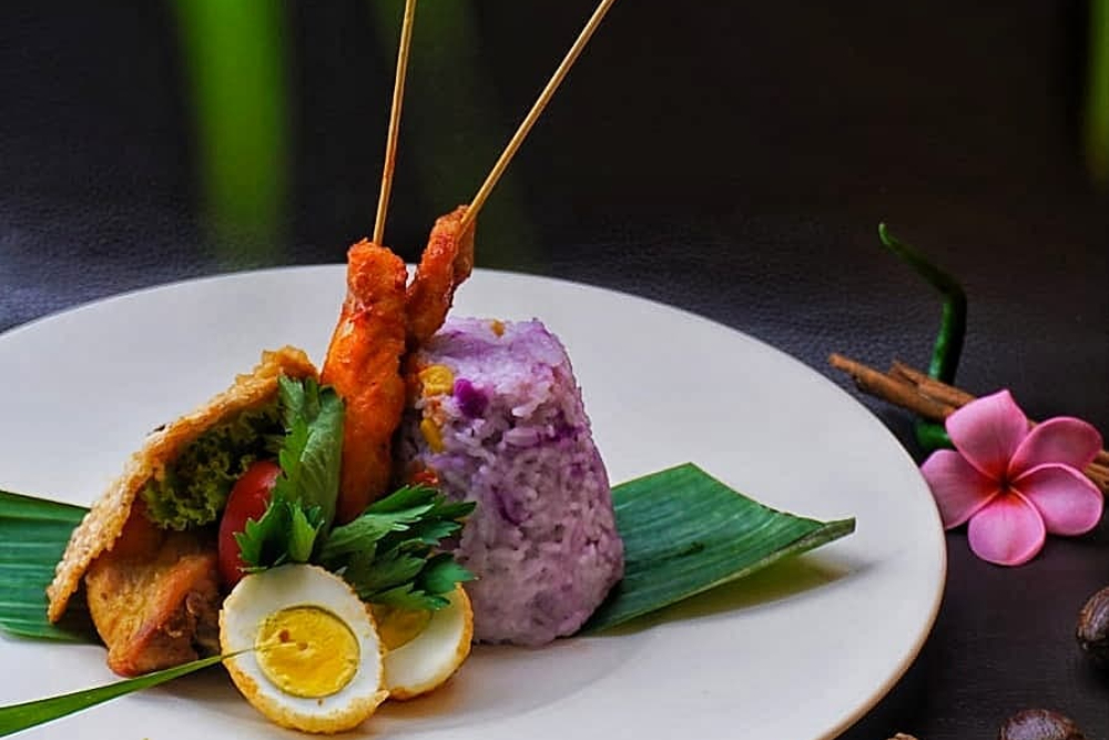 Makanan Khas Kalimantan Utara, Rasanya Enak dan Unik - nasi subut/instagram.com @swissbelhoteljambi