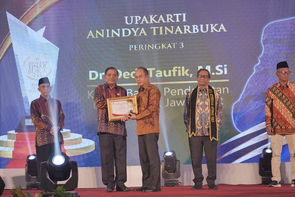  Inovasi Samsat Information Center Antarkan Bapenda Jabar Raih Anugerah Tinarbuka