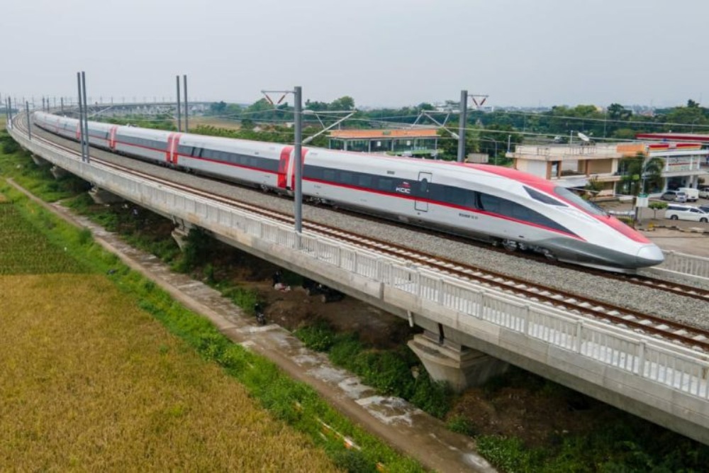  Wuss! Rangkaian Kereta Cepat Uji Coba Perdana dari Bandung ke Jakarta