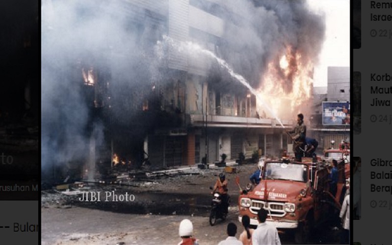 25 Tahun Reformasi: Sejarah Tumbangnya Orde Baru. Foto kerusuhan di kota Solo, Mei 1998 / JIBI-Solopos.com