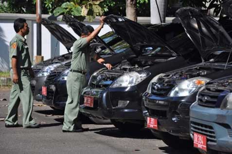 Ilustrasi banyak mobil dinas. KPK menemukan banyak mobil dinas Sorong Selatan dikuasai ASN yang sudah tidak berdinas./Ist