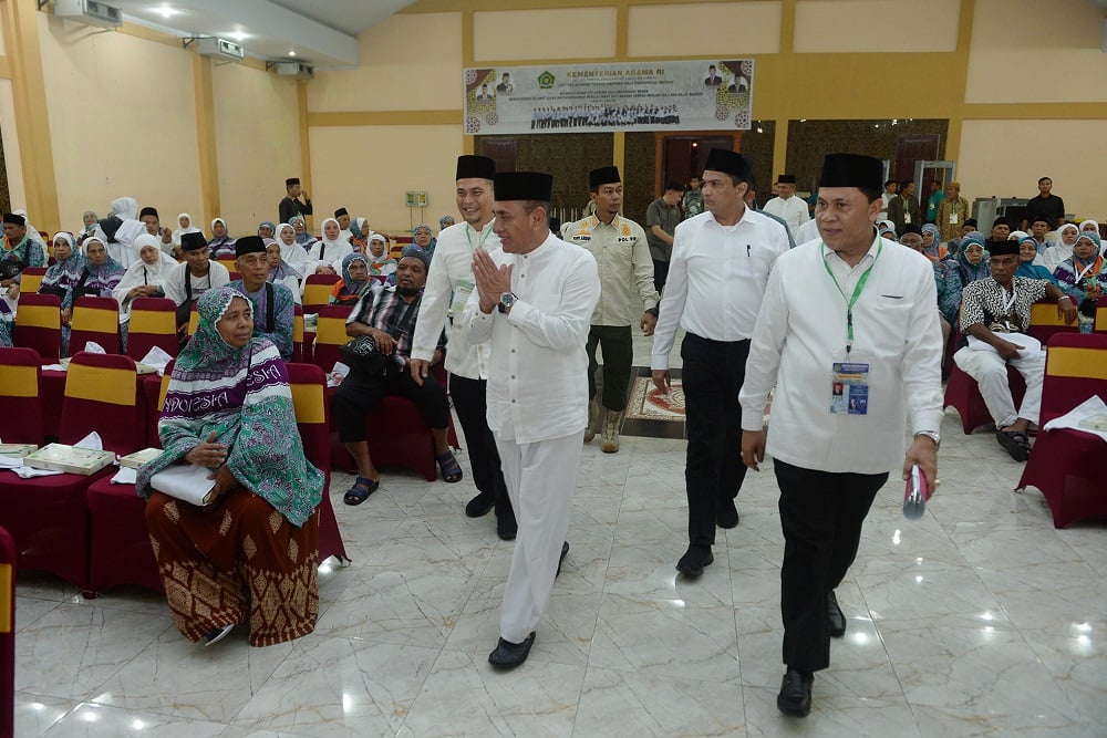 Gubernur Sumut Lepas Keberangkatan 359 Jemaah Calon Haji Kloter I Asal Madina