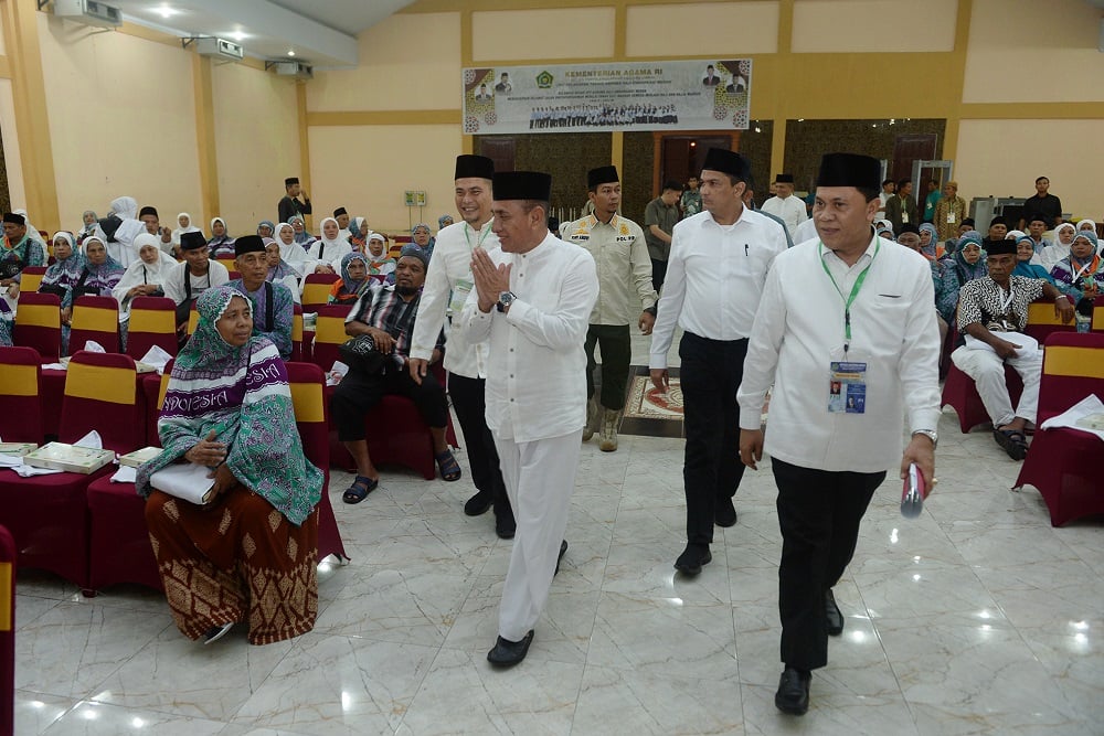  Gubernur Sumut Lepas Keberangkatan 359 Jemaah Calon Haji Kloter I Asal Madina