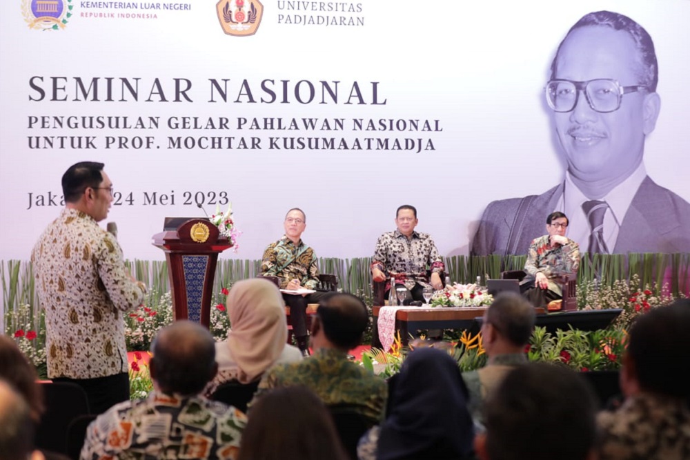 Ridwan Kamil Minta Pusat Perjuangkan Mochtar Kusumaatmadja Jadi Pahlawan Nasional