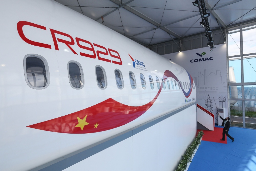  Akhirnya Mengudara, Saingan Baru Airbus dan Boeing Made in China!