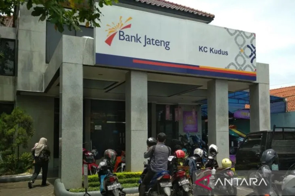 Kantor Bank Jateng Cabang Kudus, Jawa Tengah./Antara-Akhmad Nazaruddin Lathif.
