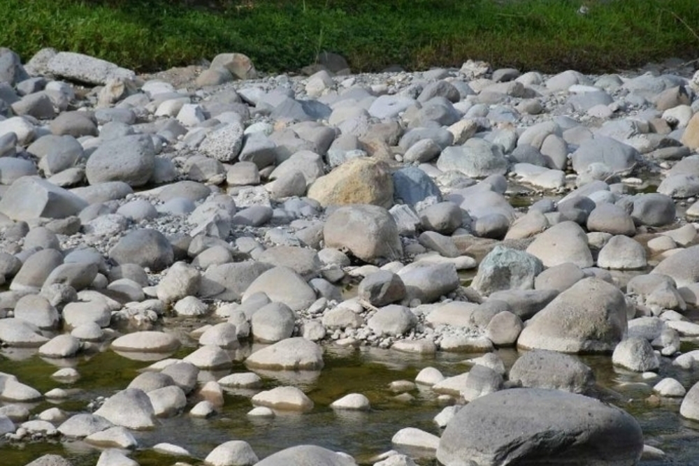  Dampak El Nino, Sejumlah Sungai di Padang Terjadi Pendangkalan