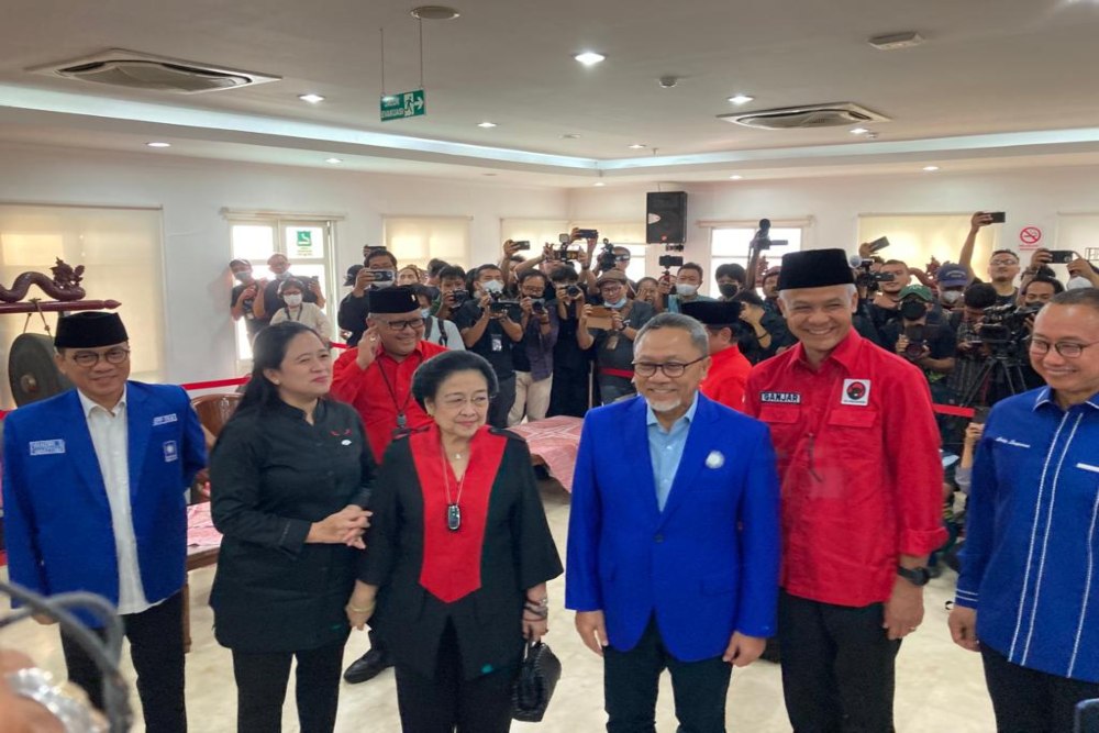 Ketua Umum PAN Zulkifli Hasan tiba di DPP PDIP untuk bertemu dengan Ketu Umum PDIP Megawati Soekarnoputri, Jakarta, Jumat (2/6/2023). JIBI/Bisnis-Dany Saputra.