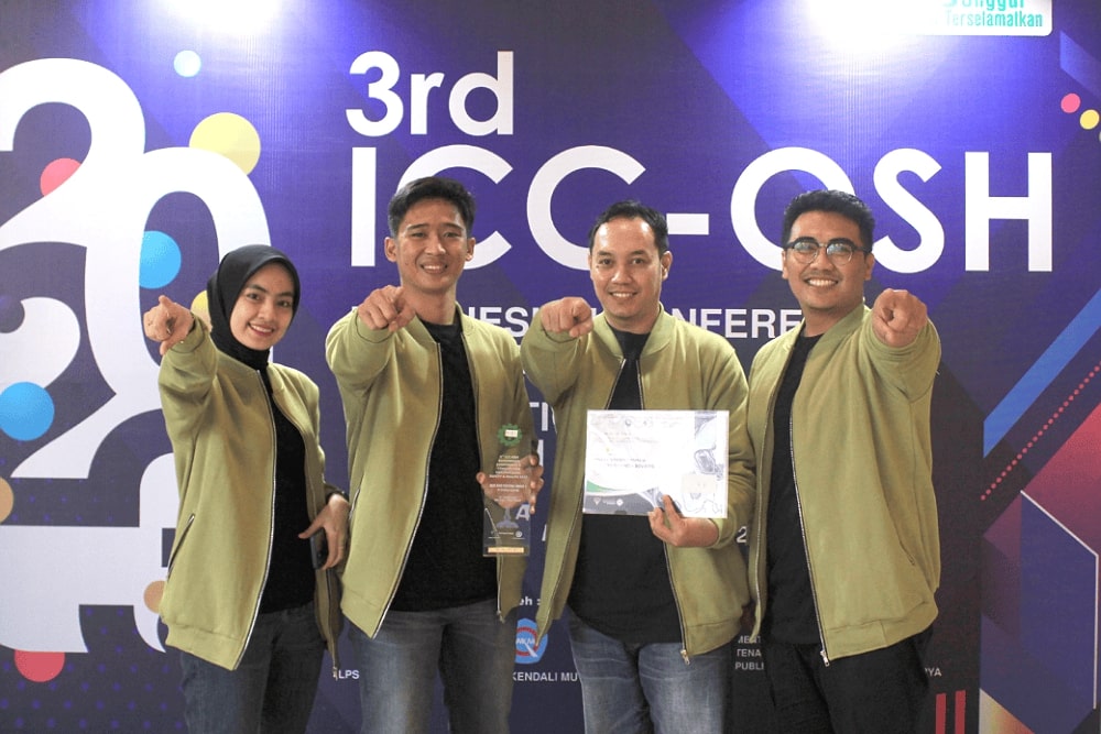  PT Pupuk Kalimantan Timur (Pupuk Kaltim) meraih penghargaan dalam ajang Indonesian Conference & Competition Occupational Safety and Health (ICC-OSH) 2023 yang digelar Wahana Kendali Mutu dan LPSDM YAPRIKA di Hotel Atria Malang Jawa Timur, pada 23 - 26 Mei 2023./JIBI-Istimewa