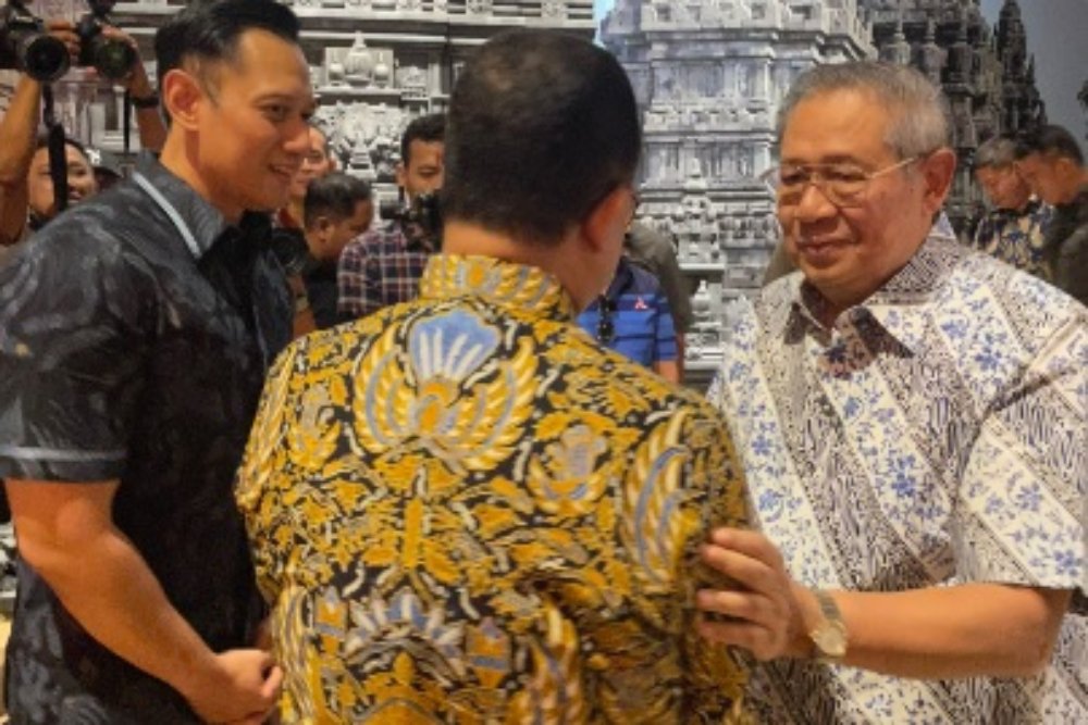 Bakal capres Anies Baswedan menemui Ketua Majelis Tinggi Partai Demokrat Susilo Bambang Yudhoyono (SBY) di Pacitan, Kamis (1/6/2023). SBY didampingi Ketua Umum Partai Demokrat Agus Harimurti Yudhoyono (AHY)./Twitter @jansen_jsp
