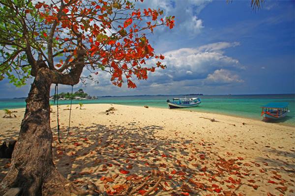 Ilustrasi. Hamparan pasir putih Pulau Lengkuas di Belitung/Indonesia Travel