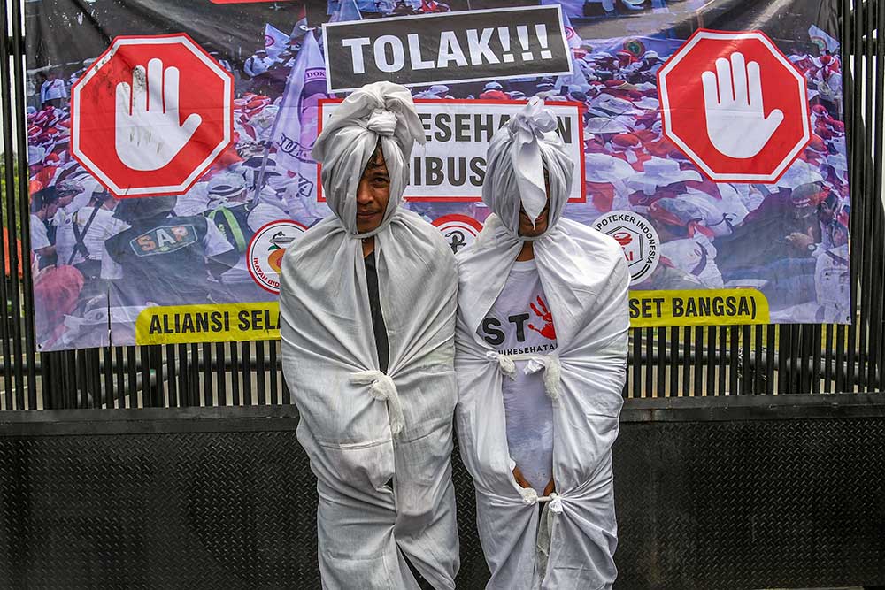  Tolak RUU Kesehatan Omnibus Law, Ribuan Tenaga Medis Gelar Aksi di Depan Gedung DPR