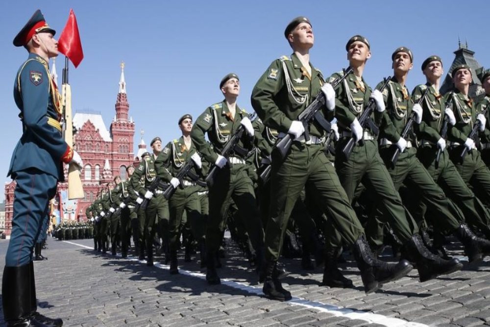 Pemerintah Rusia melalui Angkatan Bersenjata melakukan pengamanan ketat menjelang peringatan Hari Kemenangan melawan Nazi Jerman pada Perang Dunia Kedua di Lapangan Merah, Kremlin, Selasa (9/5/2023)./TASS