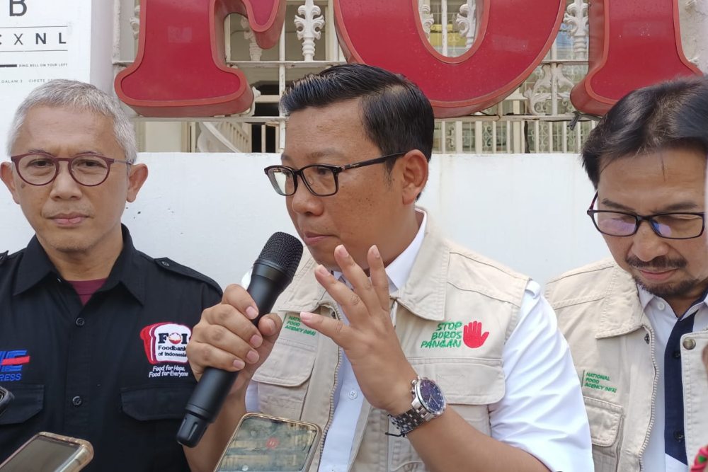 Kepala Badan Pangan Nasional (Bapanas), Arief Prasetyo Adi, usai menghadiri Peluncuran Mobil Logistik Pangan bersama Foodbank of Indonesia (FOI) di Cilandak, Jakarta Selatan, Selasa (10/1/2023) - BISNIS/Ni Luh Angela.