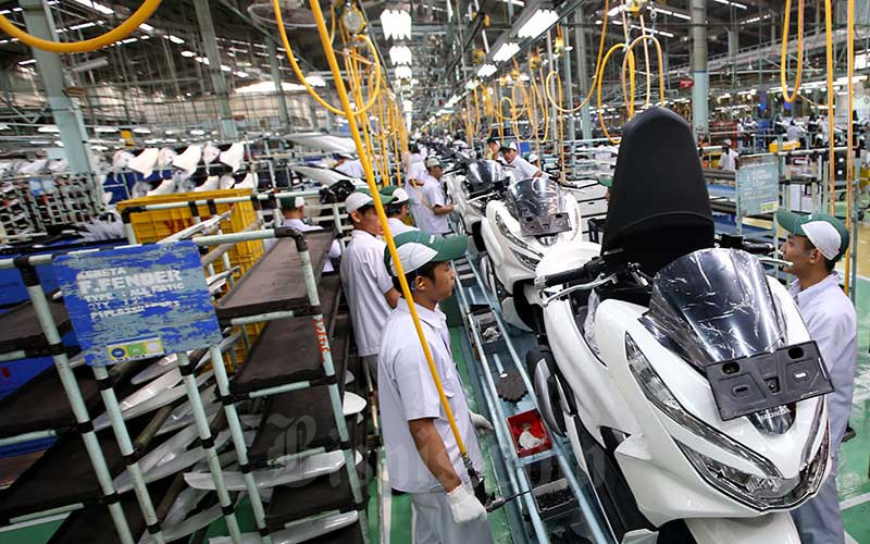  EDITORIAL : Mengawal Nyala Mesin Produksi