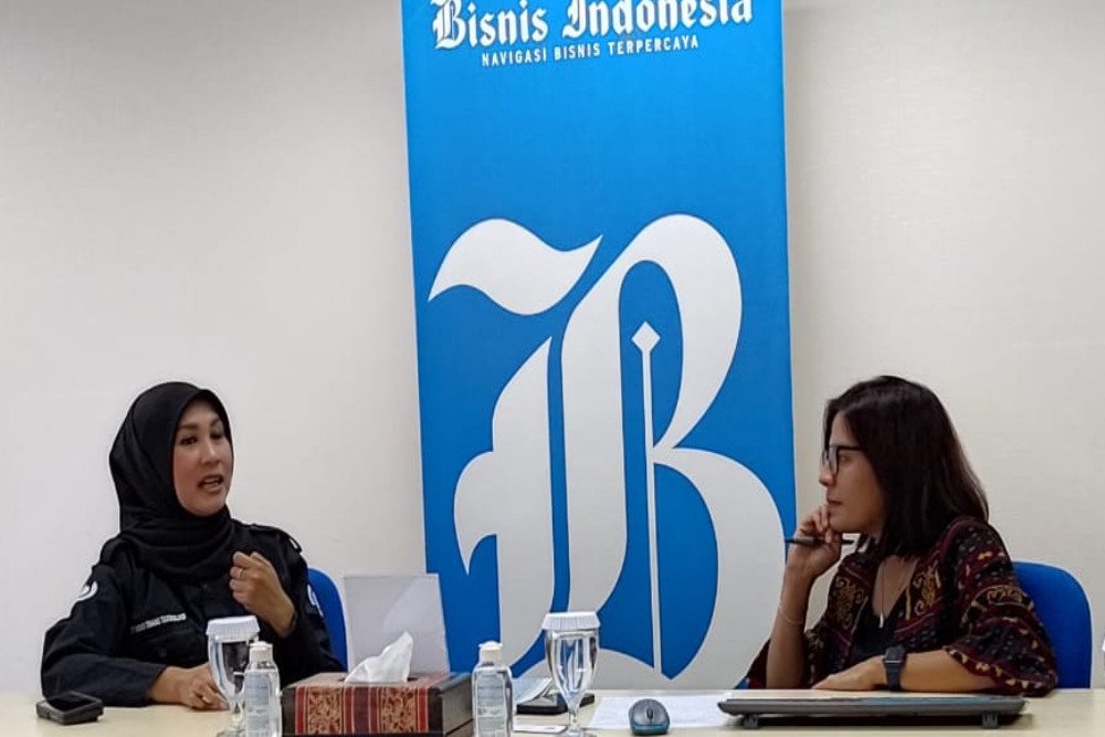 Chief Executive Officer TransTrack Anggia Meisesari berbincang dengan Pemimpin Redaksi Bisnis Indonesia Maria Y. Benyamin, pada Rabu (7/6/2023)/Bisnis-Anshary Madya