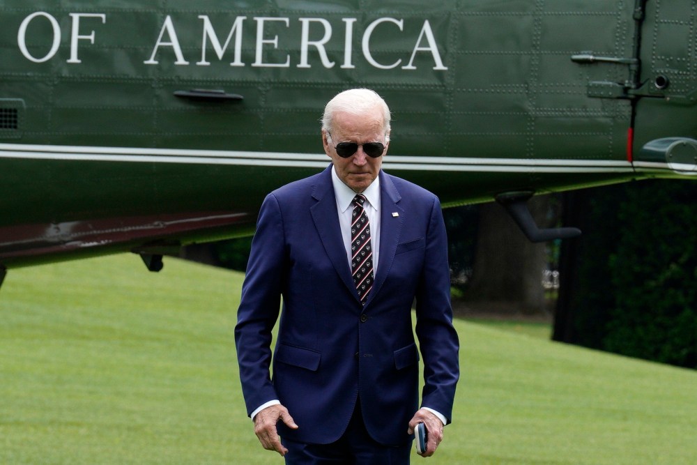 Presiden Amerika Serikat (AS) Joe Biden tiba di Marine One di Halaman Selatan Gedung Putih di Washington, DC, AS, pada Minggu, 28 Mei 2023. Fotografer: Yuri Gripas/Abaca/Bloomberg