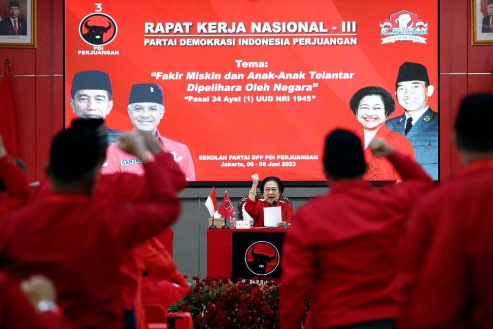 Ketua Umum PDI Perjuangan (PDIP) Megawati Soekarnoputri membacakan pidato penutupan rapat kerja nasional (rakernas) III PDIP di Sekolah Partai DPP PDIP pada Kamis (8/6/2023)./s