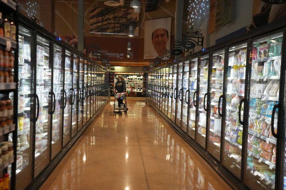 Warga Amerika Serikat (AS) berbelanja di salah satu supermarket./Bloomberg