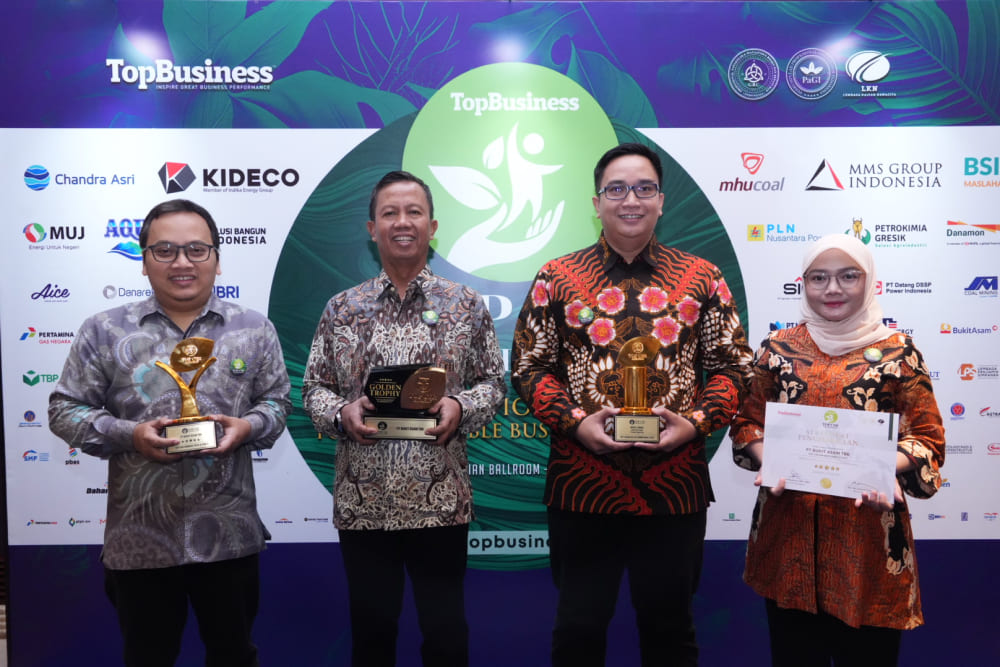 Foto: Jalankan CSR Inovatif, PTBA Borong 3 Penghargaan TOP CSR Awards