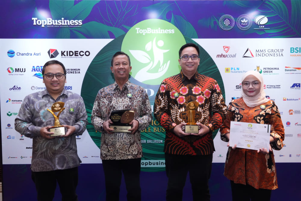  Jalankan CSR Inovatif, PTBA Borong 3 Penghargaan TOP CSR Awards